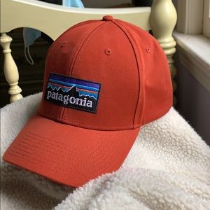 Brand new Patagonia hat. Great condition no scuffs